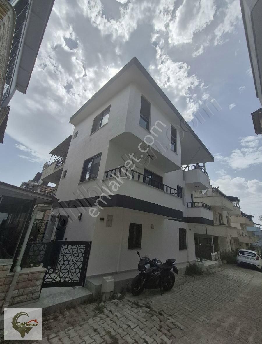 Kadınlar Denizi Sahile 5 Dakika Yürüme Mesafesinde 3+1 Triplex