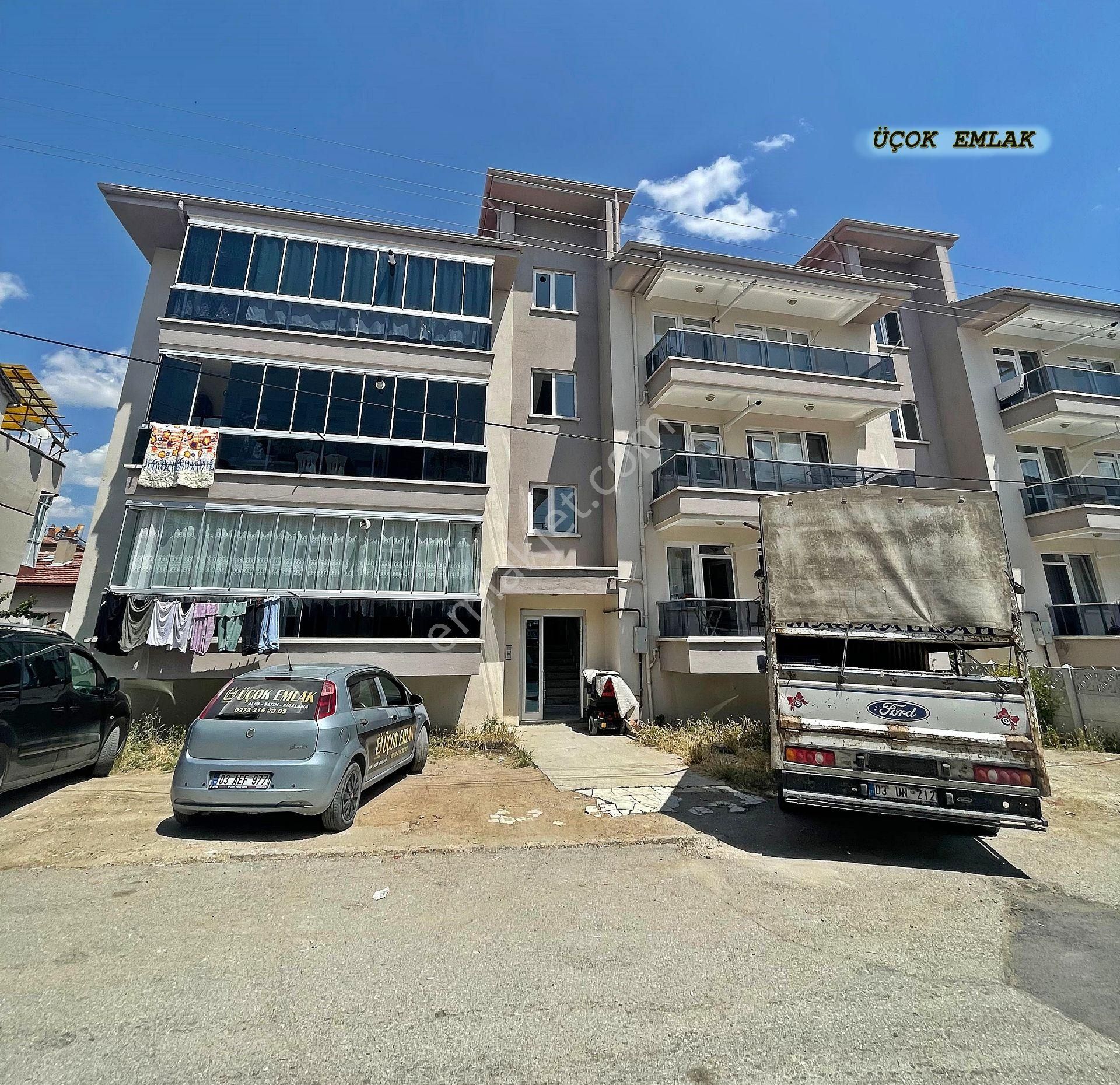 Afyon Üçok Emlaktan Mareşal F Çakmak Mah Satılık Masrafsız 3+1 Daire