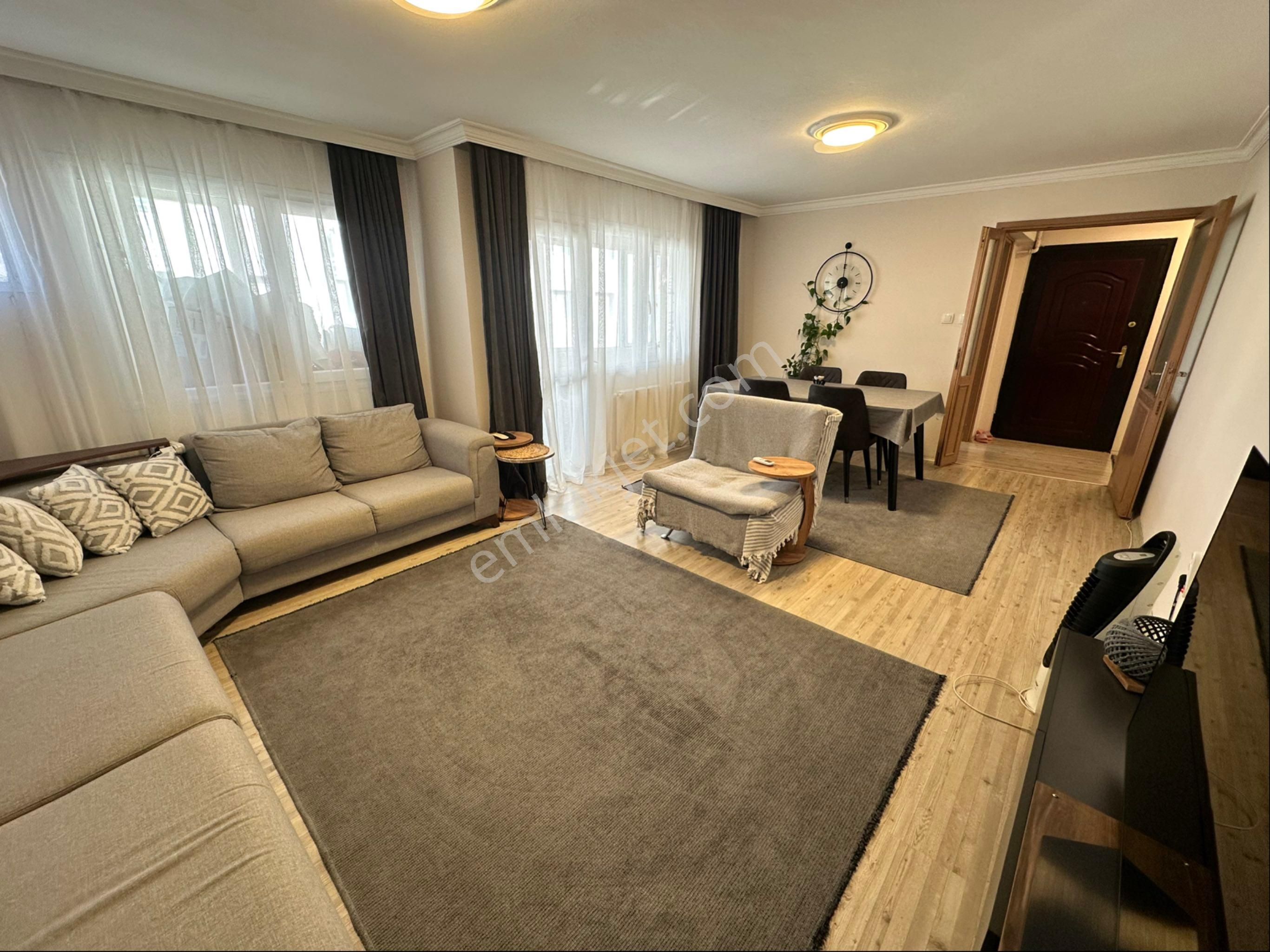 Dudayev Bulvarını Dik Kesen Sokakta Önü Park 3+1 Daire - Görsel 2