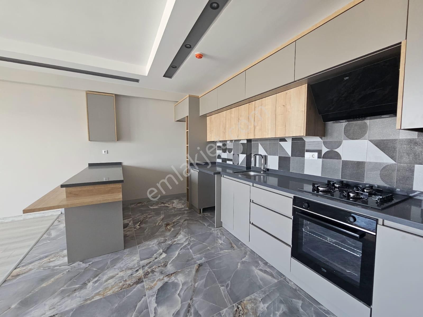 Karınca'dan Tömük Mh'de Havuzlu Aylık Ödemeli 2+1 Kiralık!