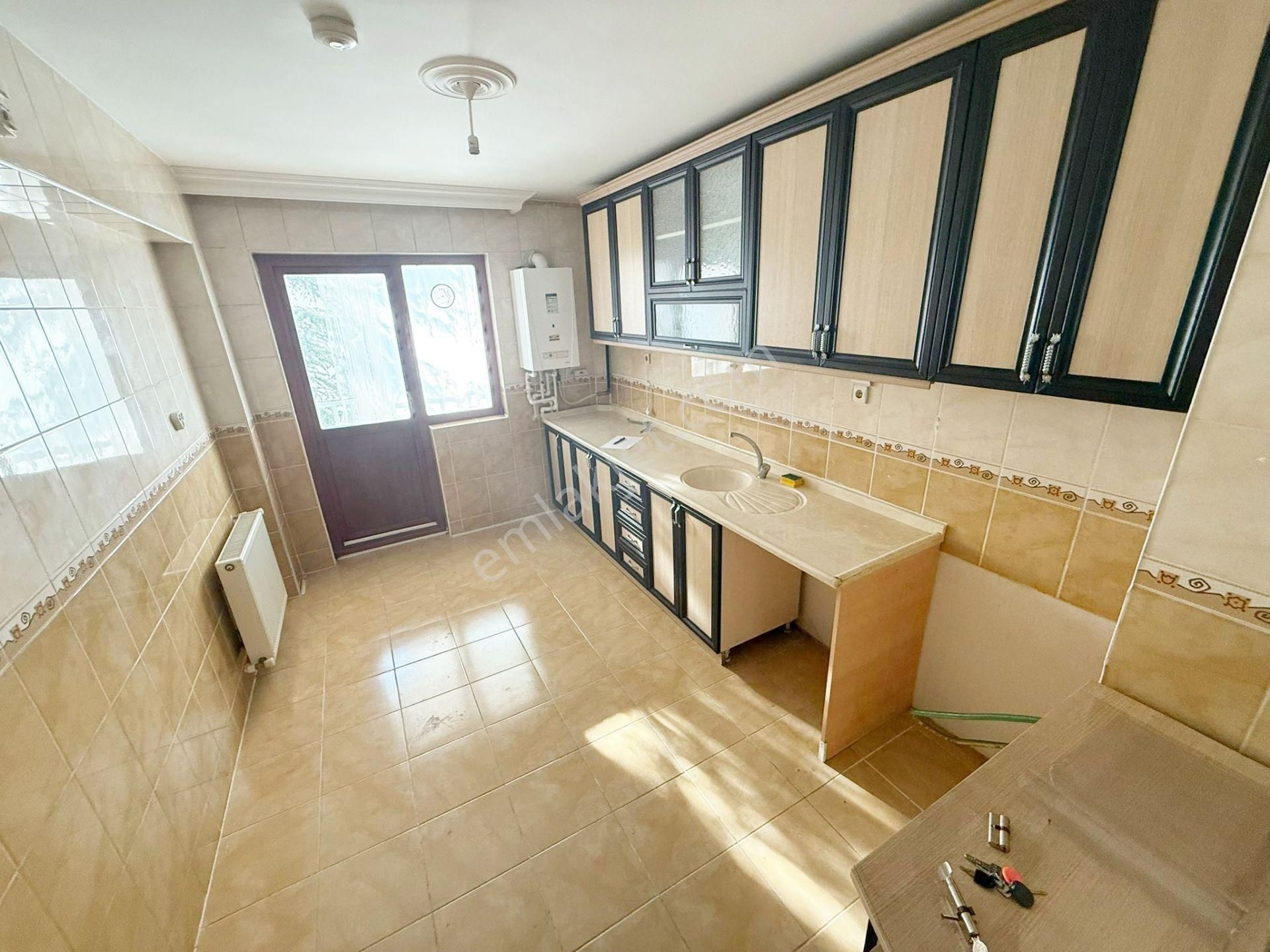 Yayla Seyitler Caddesine Paralel 3+1 Ara Katta Yapılı Daire