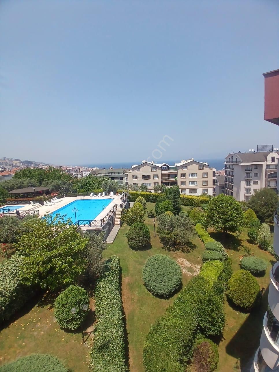 Güzelyalı Eğitim Mah'de Havuzlu Kiralık 3+1 Daire Resital Big'de