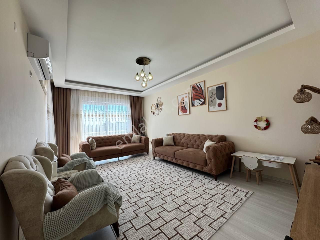 Habiblerde Havuzlu Site İçerisinde Arakatta Satılık 3+1 Daire!