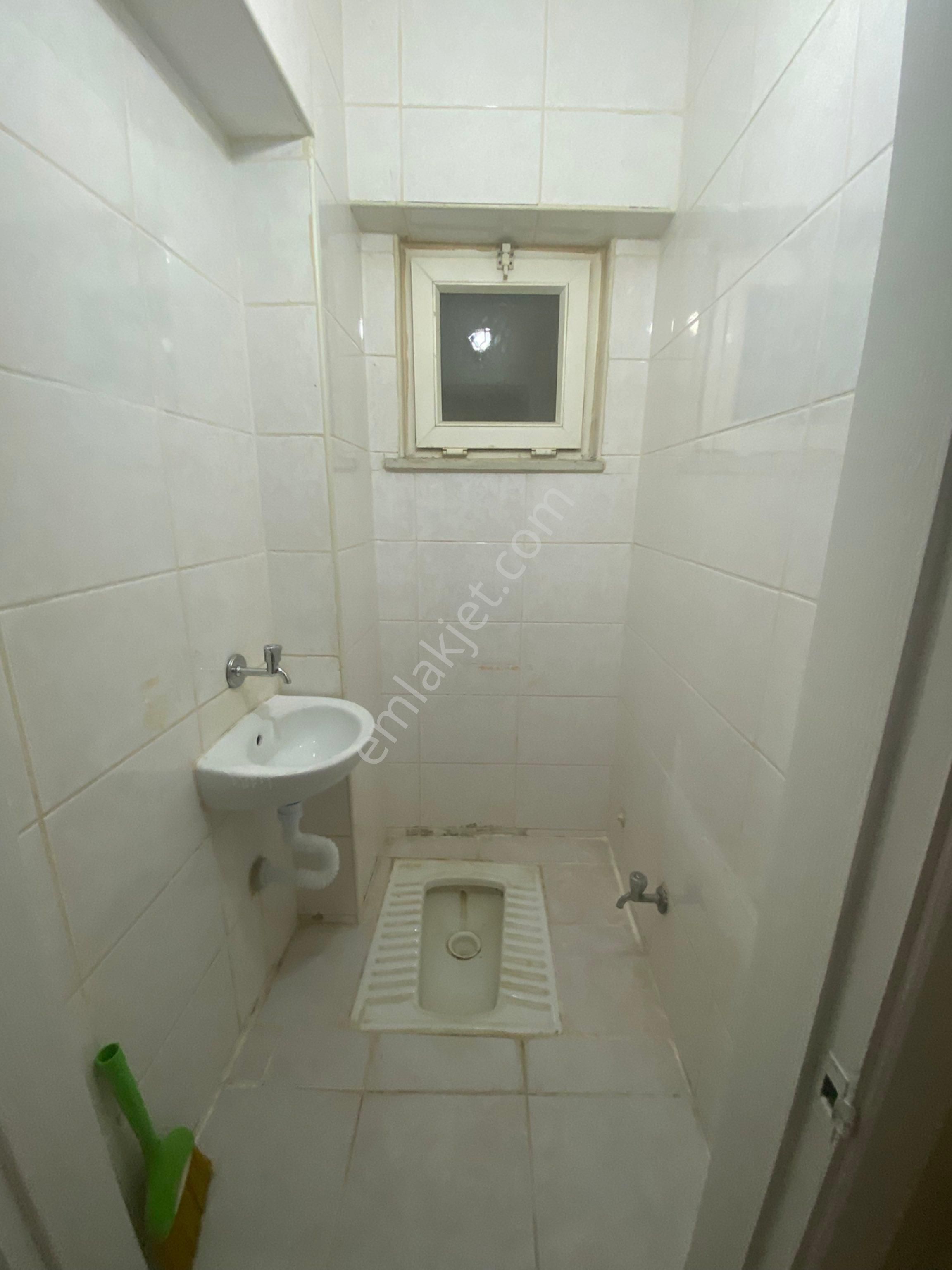 Atatürk Mahallesi Kiralık 2+1 Dairetemiz Daire Metronun Yanıcokgüzel Daire Memura - Görsel 5
