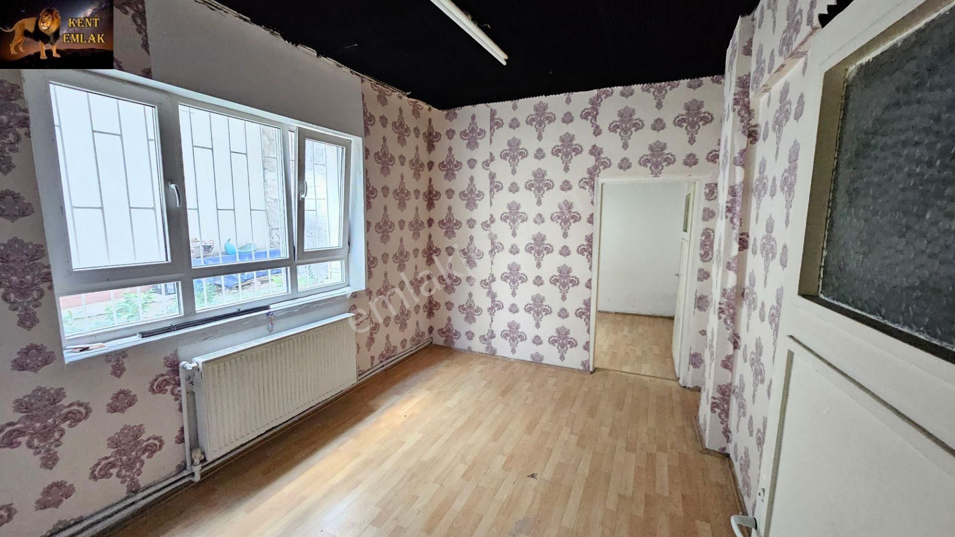 Abidin Paşada 2+1 Satılık Bahçe Katı Daire