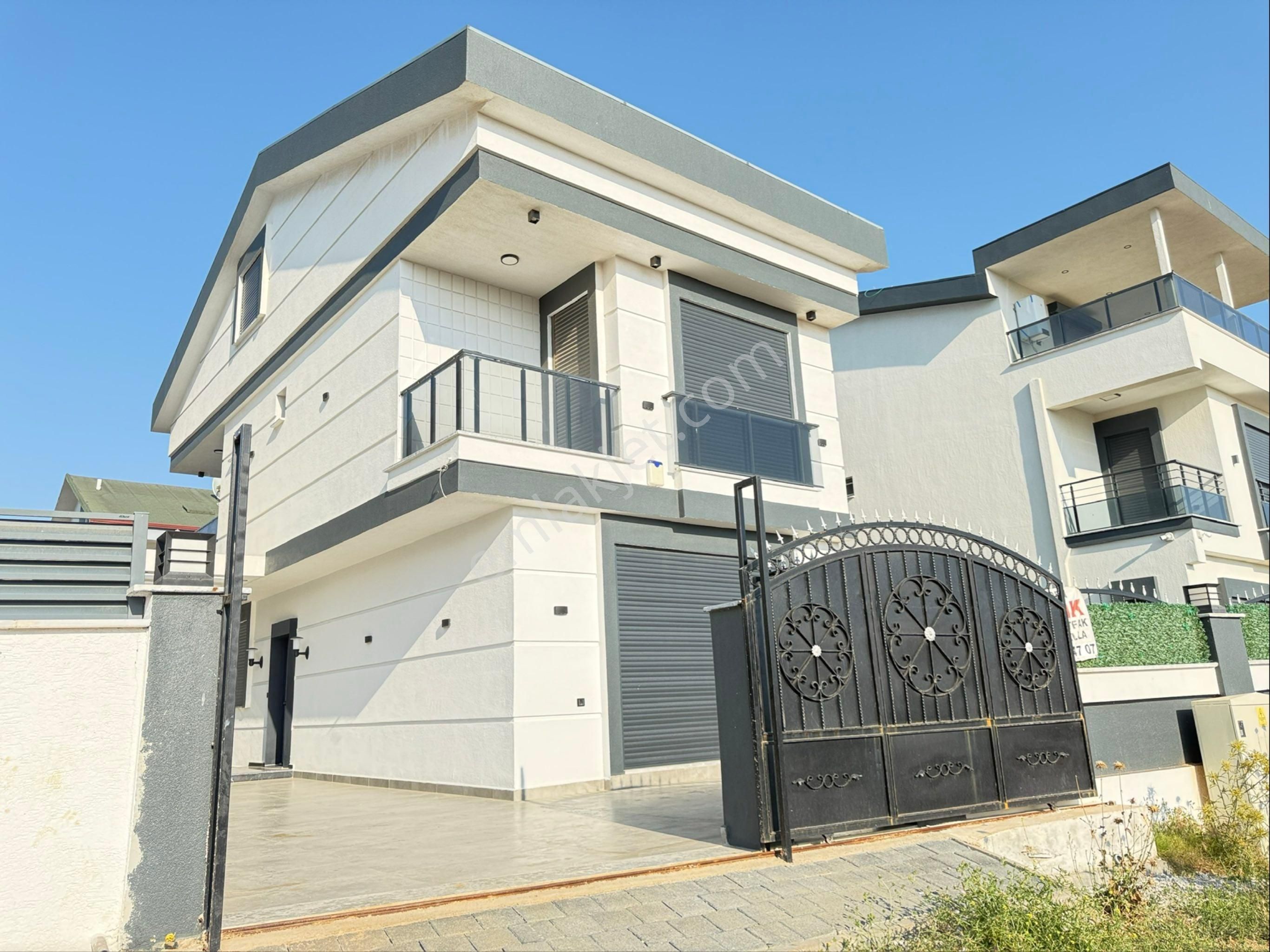 Fırsat Villa 4+1 Ayrı Mutfak Denize Yakın Tam Müstakil