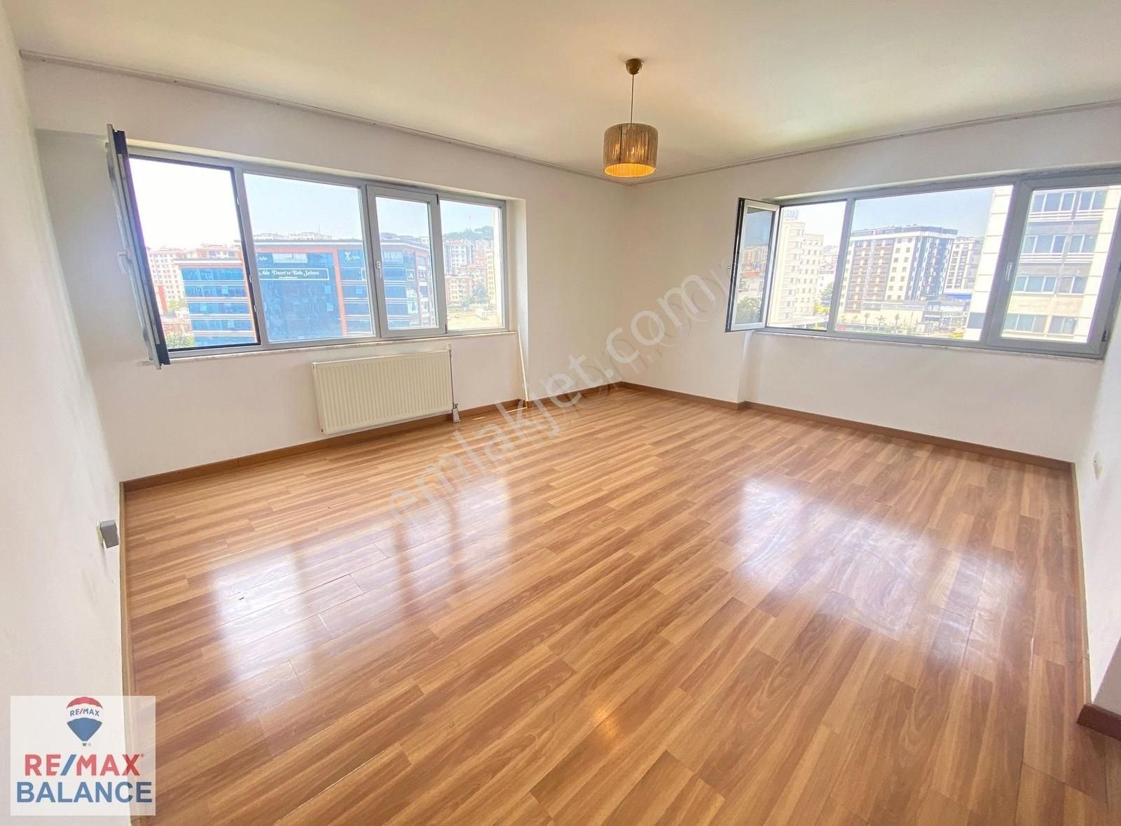Pendik Marmara Royal Residence Sitesinde 1+1 Kiralık Daire