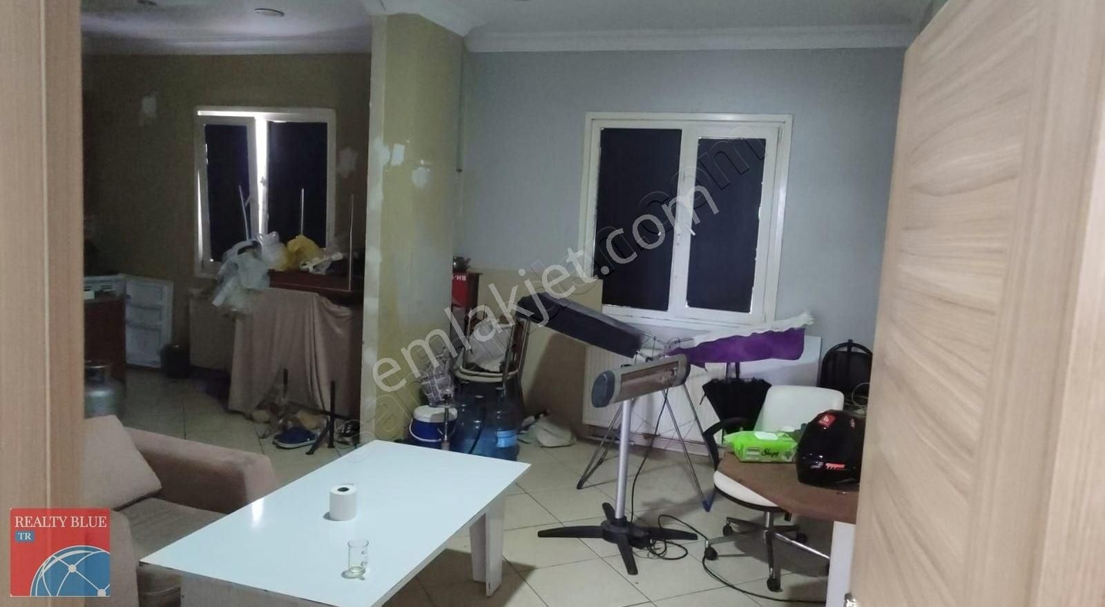Cadde Üzerinde Tabela Değerli 100m2 Düz Giriş