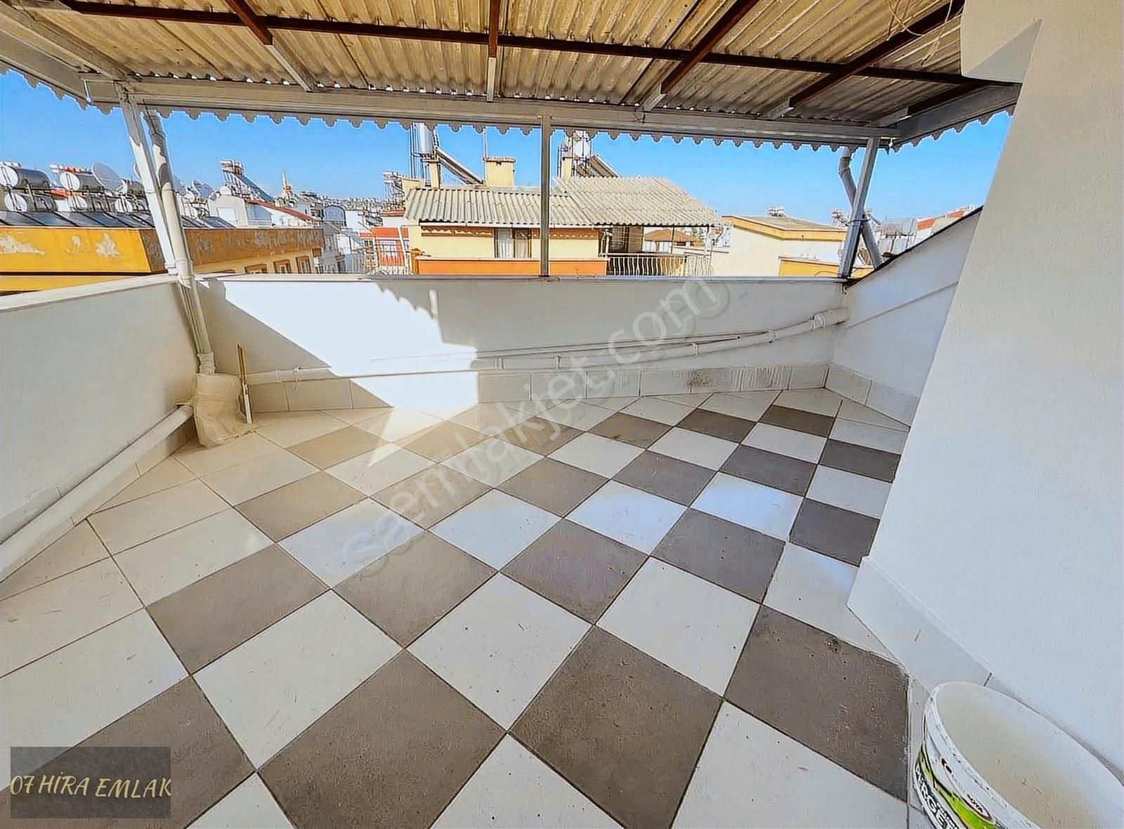 Şafakta Teras Kat Boş Kiralık 1+1 Daire