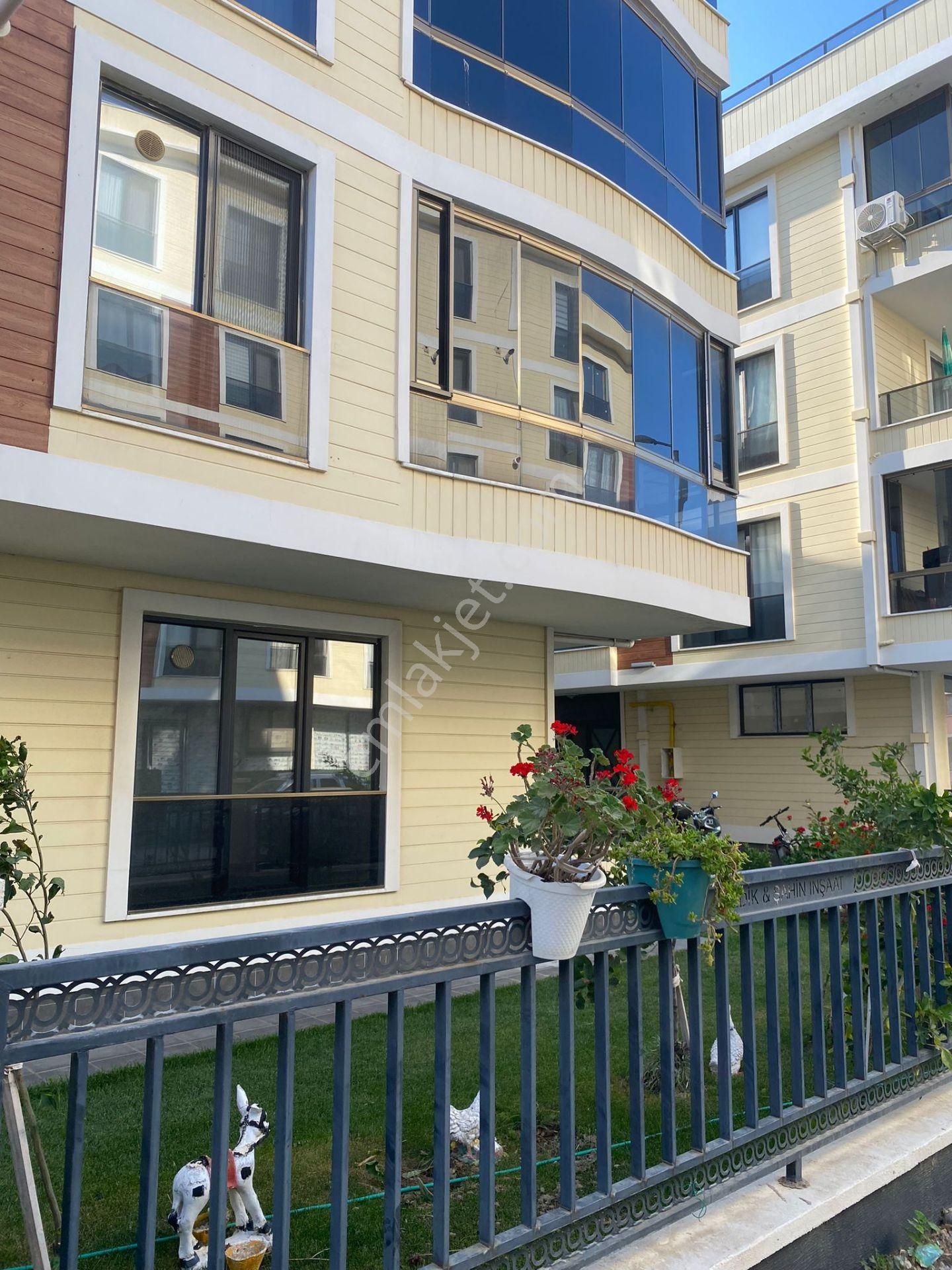 Site İçerisinde Geniş 2+1 Lüks Daire