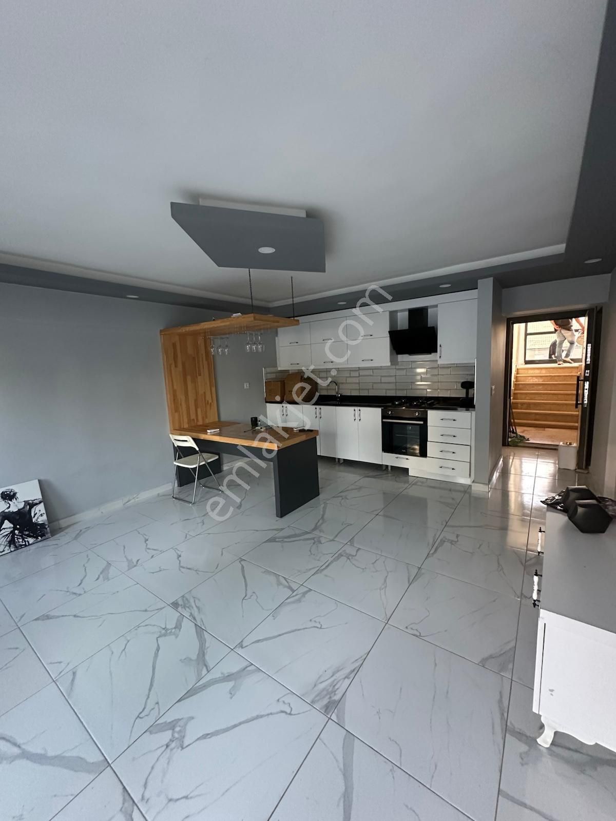 Side Kemer Mahallesi’nde 1 + 1 Satılık Daire
