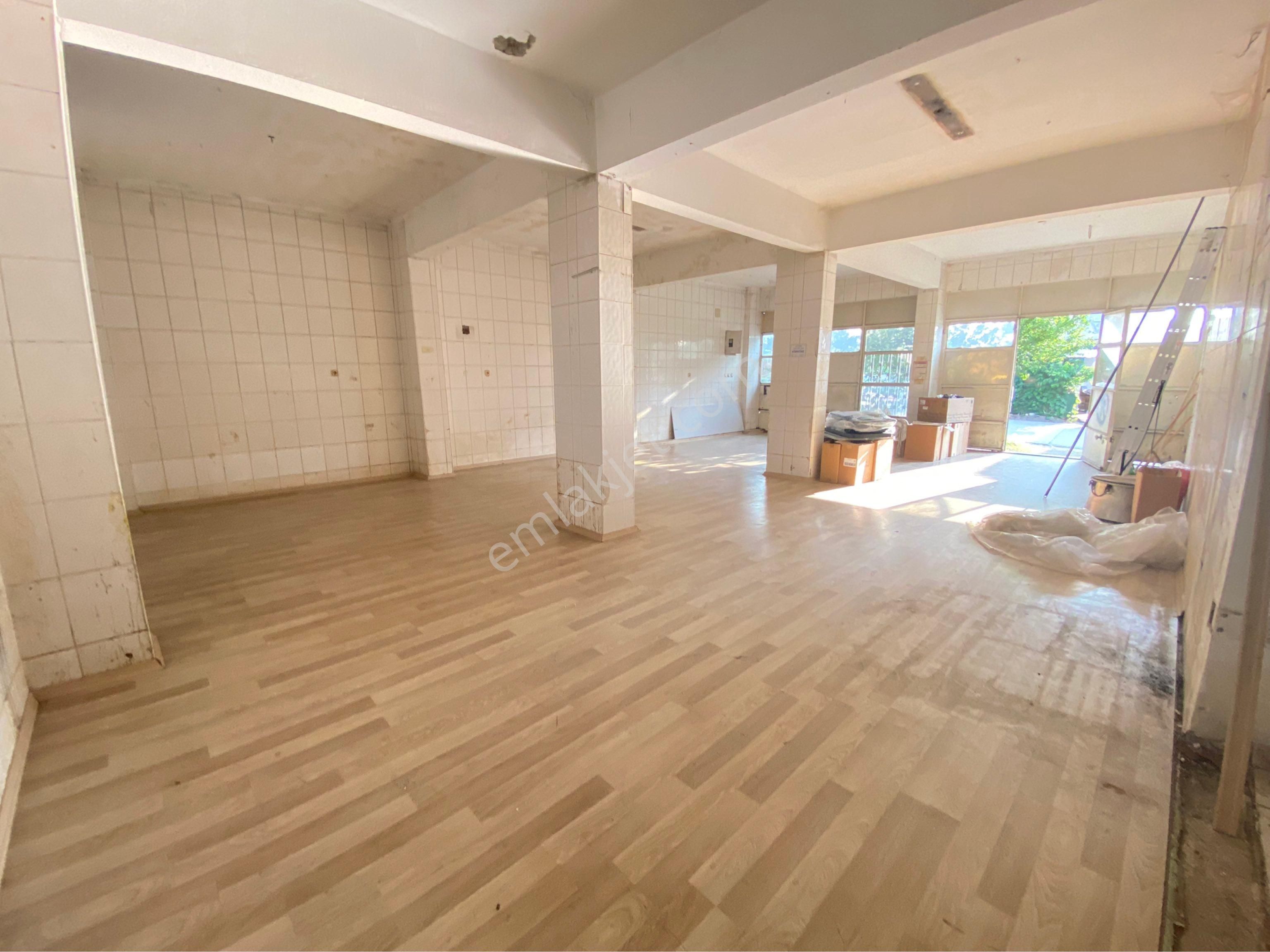 Sapanca Merkez Çayiçi Mah. 593 M2 Arsa İçinde Göl Manzaralı Bir Dükkan Üç Daireden Satılık Mülk - Görsel 4