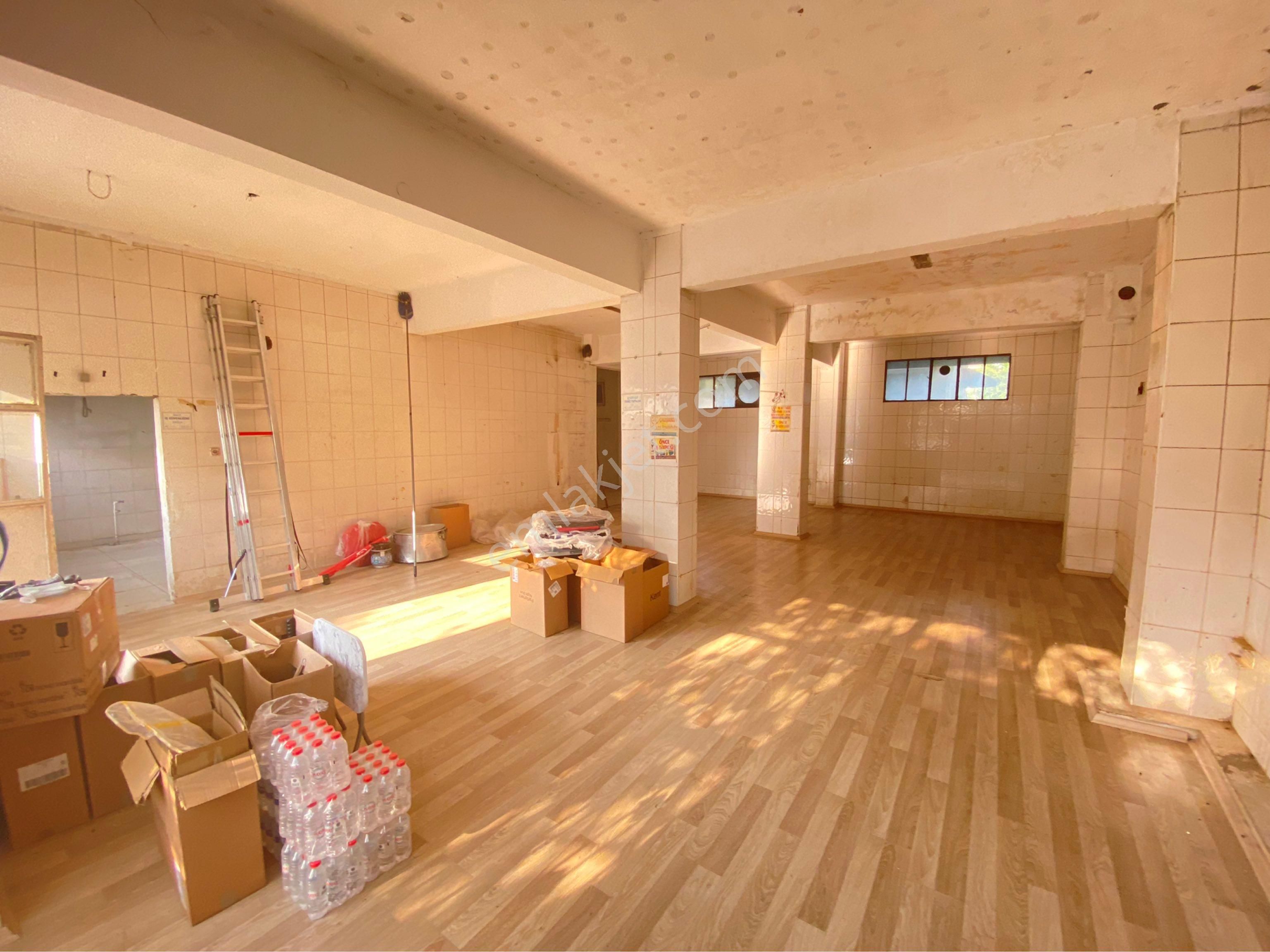 Sapanca Merkez Çayiçi Mah. 593 M2 Arsa İçinde Göl Manzaralı Bir Dükkan Üç Daireden Satılık Mülk - Görsel 2