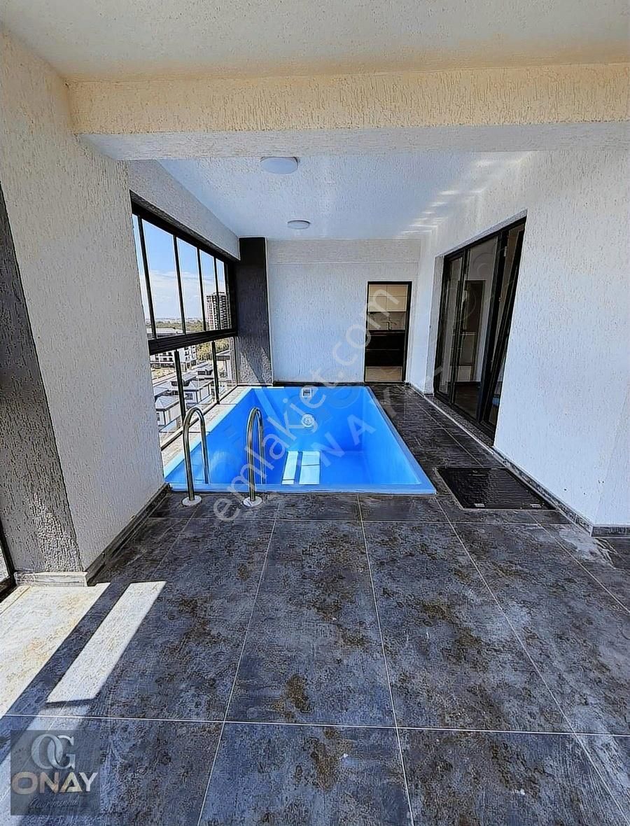 Onay 'dan Tepe 'de 4+1 Mega Lüks Daire İçinde Özel Havuzlu