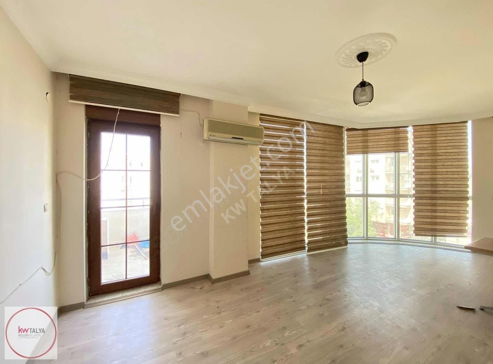 Döşemealtı Atatürk Caddesi Üzerinde 1+1 Geniş Kiralık Daire
