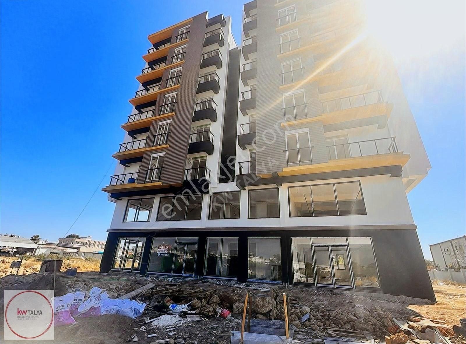 Altınova Sinan Mah. Antalya -mersin Yol. 700 Mt, Depolu Dükkan