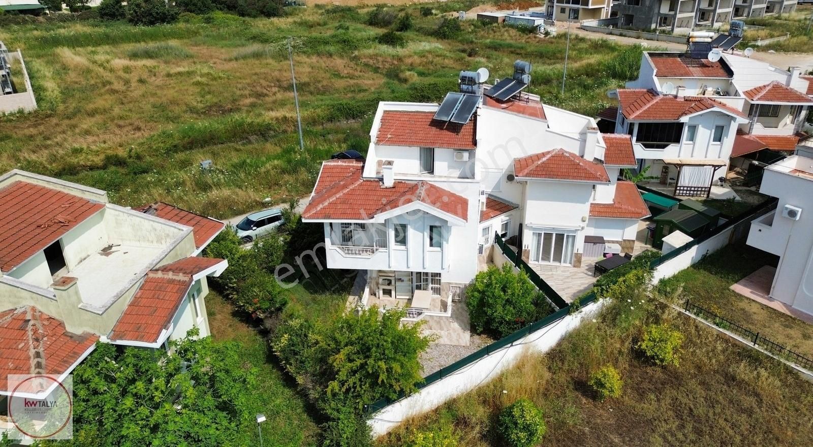 Antalya Kadriye Oteller Bölgesinde Denize Yürüme Mes. 4+1 Villa