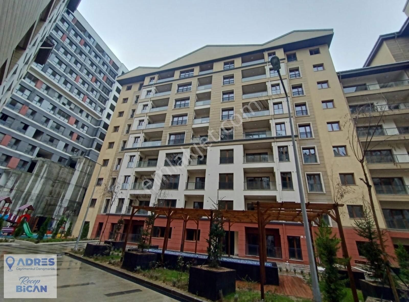 Kağıthane Yahya Kemal Toki Büyük Tip Ebeveyn B.2+1 Satılık Daire