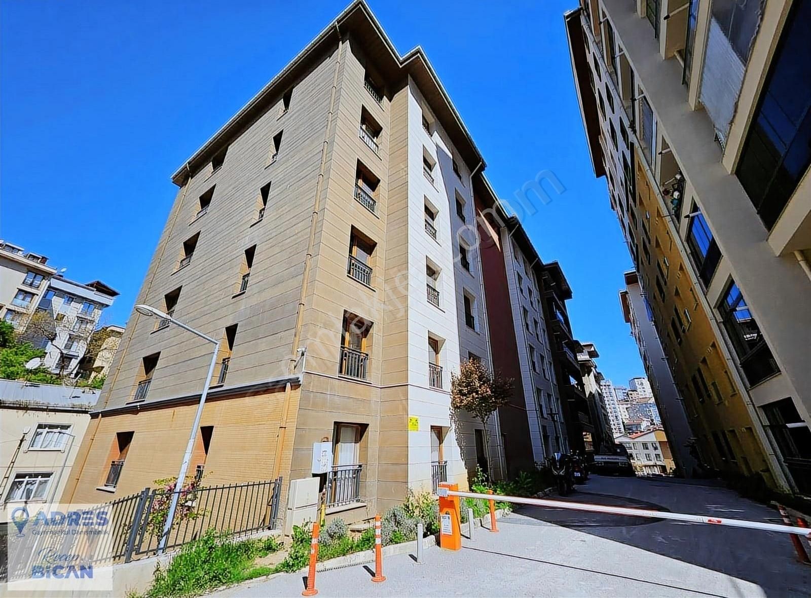 Kağıthane Yahya Kemal Toki Büyük Tip Ebeveyn B.2+1 Satılık Daire