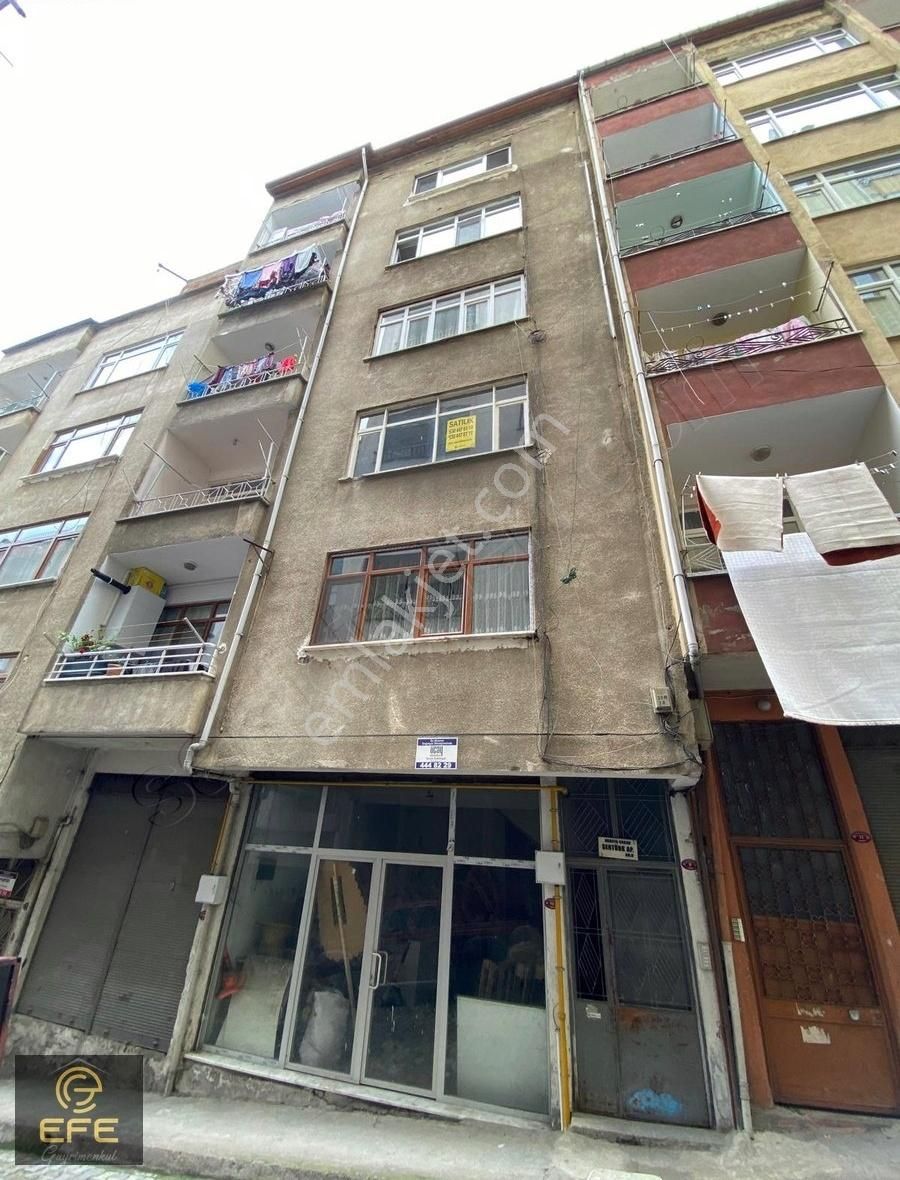 Efe Gayrimenkulden Akçaabat Merkezde Satılık 2+1 Daire