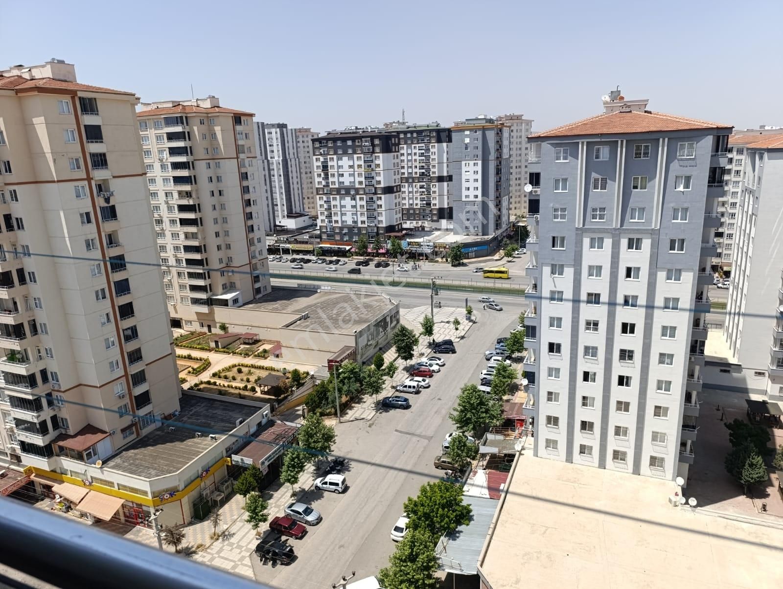 Akkent'te Spor Kompleksi Yanı Site İçerisinde Satılık 2+1 Daire