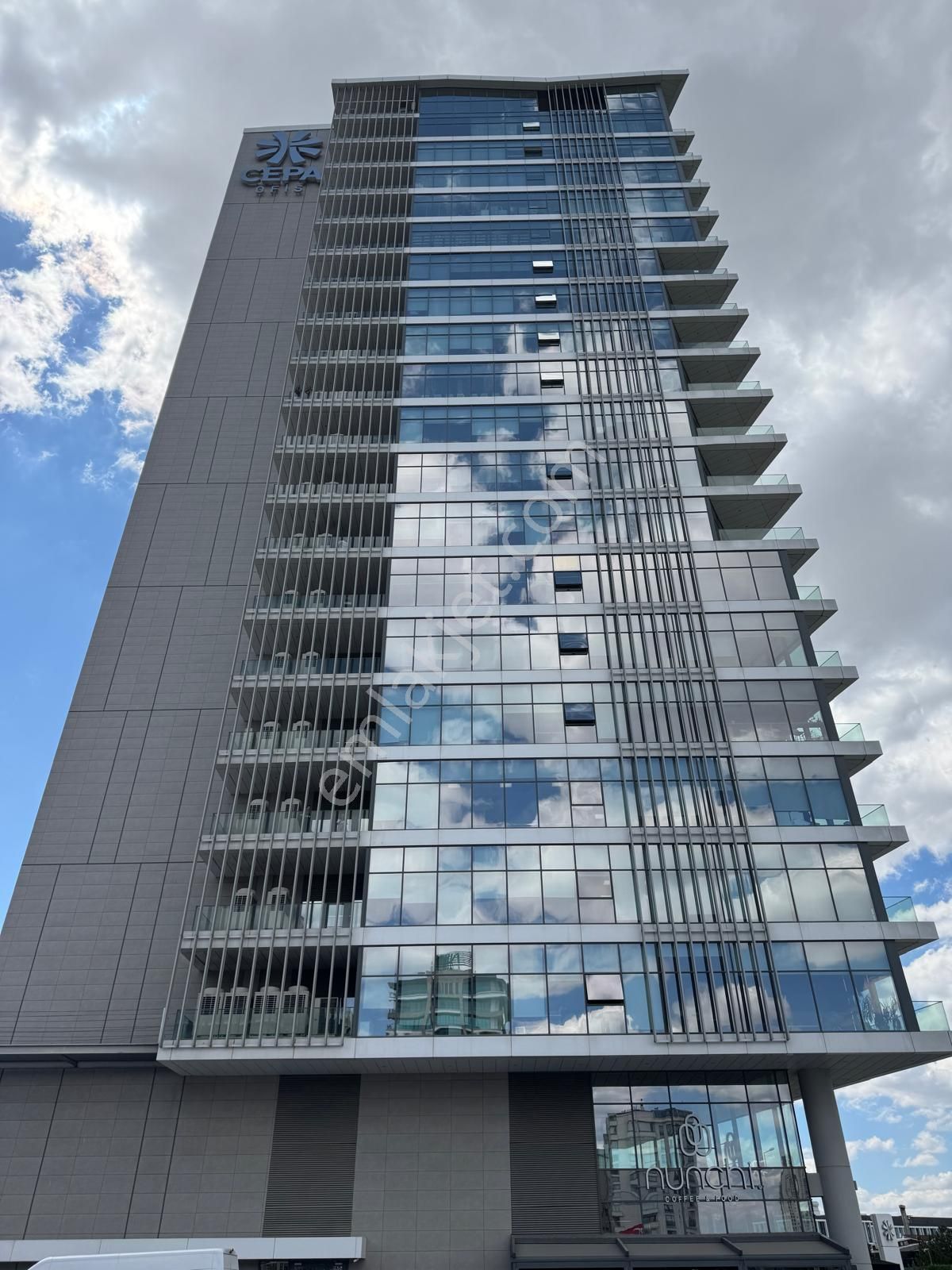 Cepa Plaza’da Prestijli Kiralık Ofis