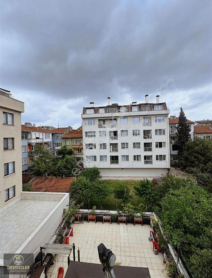 Ad-desticiler Yenidoğan Mah. Cadde Üzeri 3+1 Dublex Daire