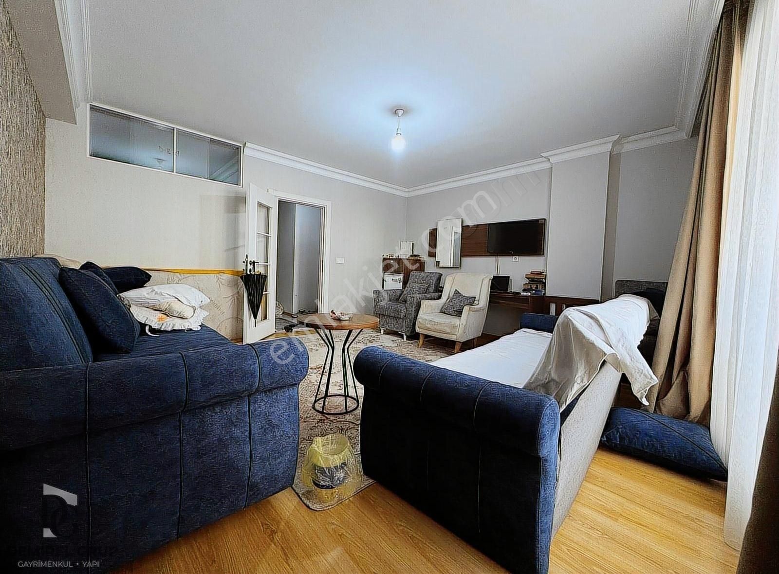 Üçevler Mahallesinde Cadde Üzeri Eşyalı 2+1 Kiralık Daire