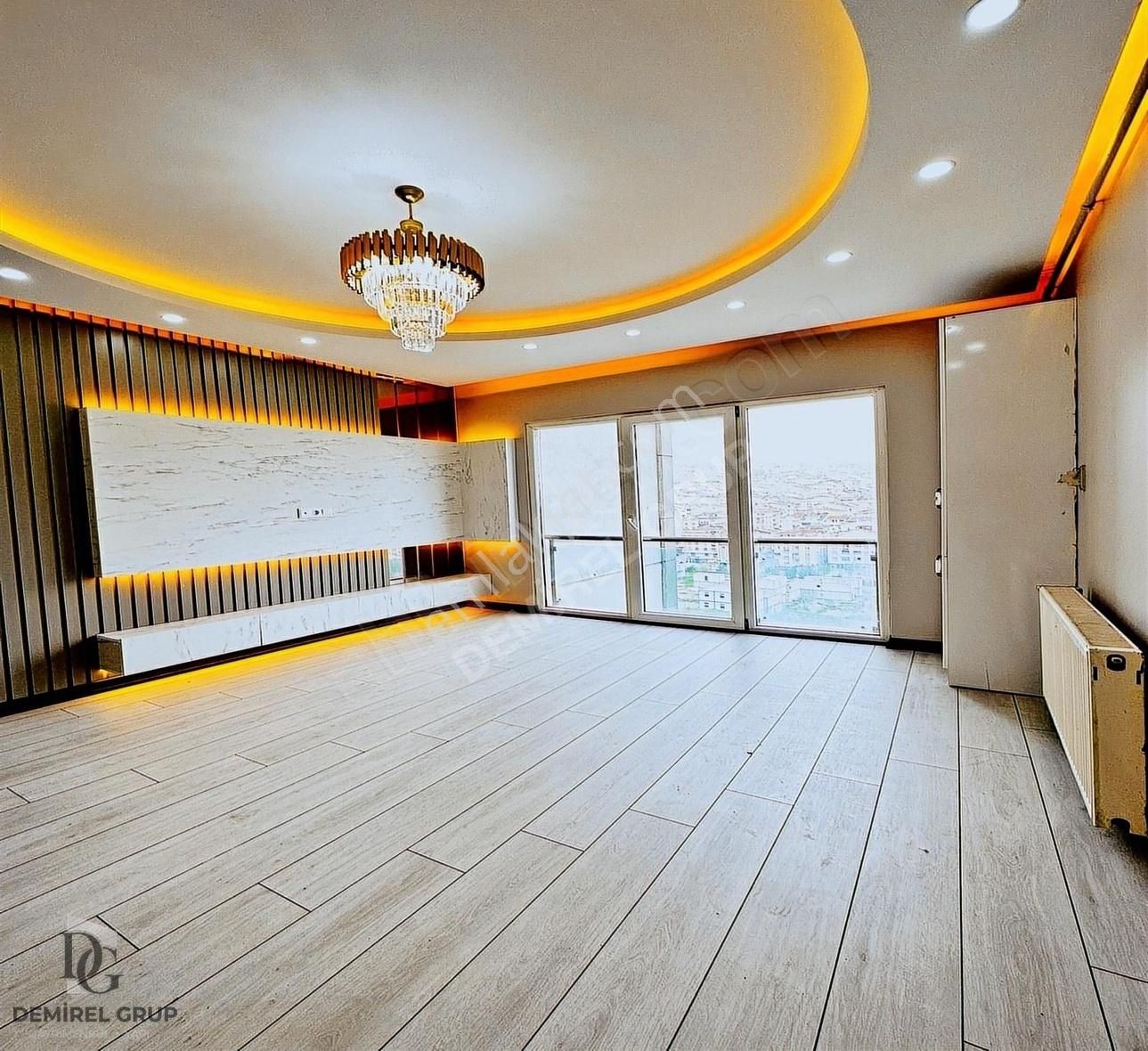 Metrobüse 5dk Mesafe Güvenlikli Site İçi Şık Tasarımlı Daire!