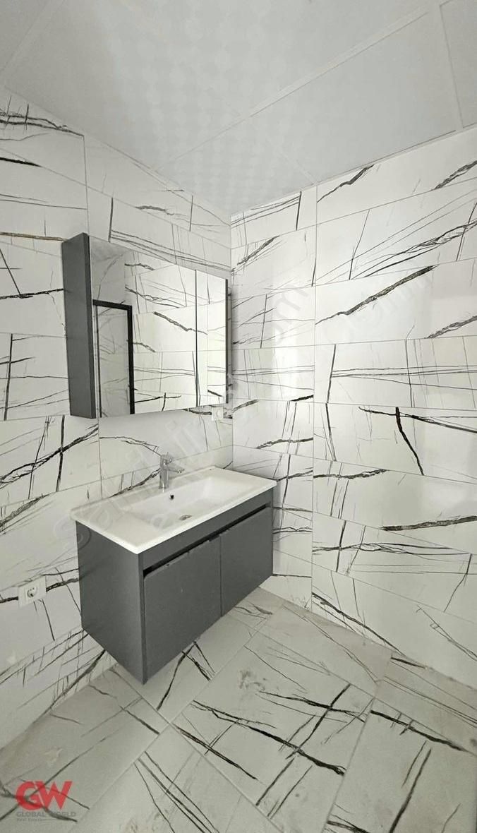 Havuzlu Site İçerisinde Satılık 3+1 Lüks Daire - Görsel 3