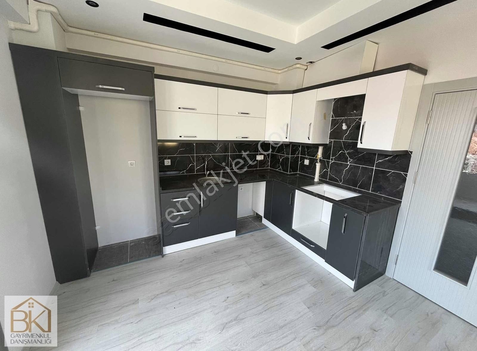14 Mayıs Mah. Kiralık 2+1 Doğalgazlı Asansörlü Daire