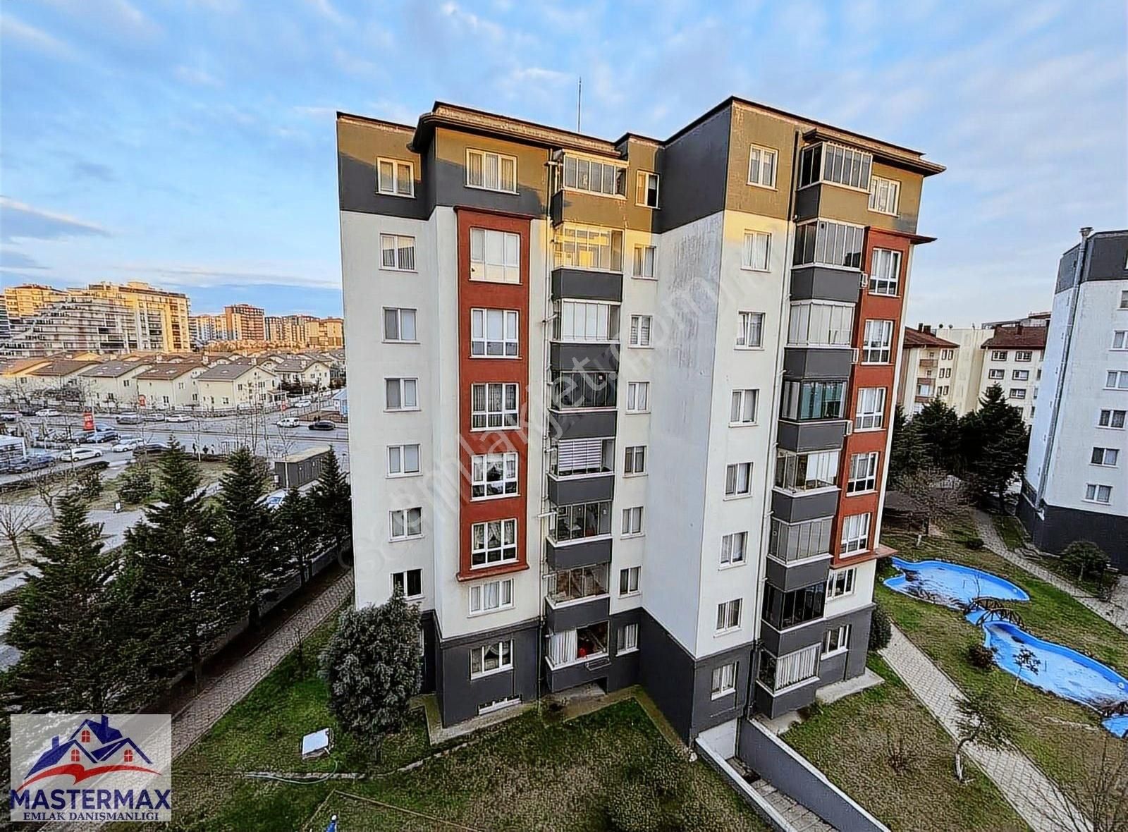 Doruk Evlerde Satılık Arakat Güney Cephe 135 M2 3+1 Daire