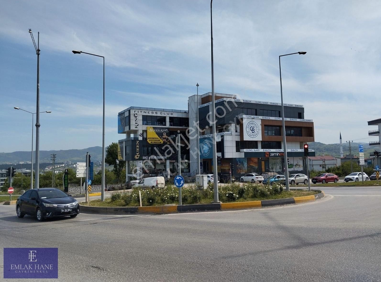 Gökdelenler Bölgesinde Ticari Mağaza & Dükkan 300 M2 ***