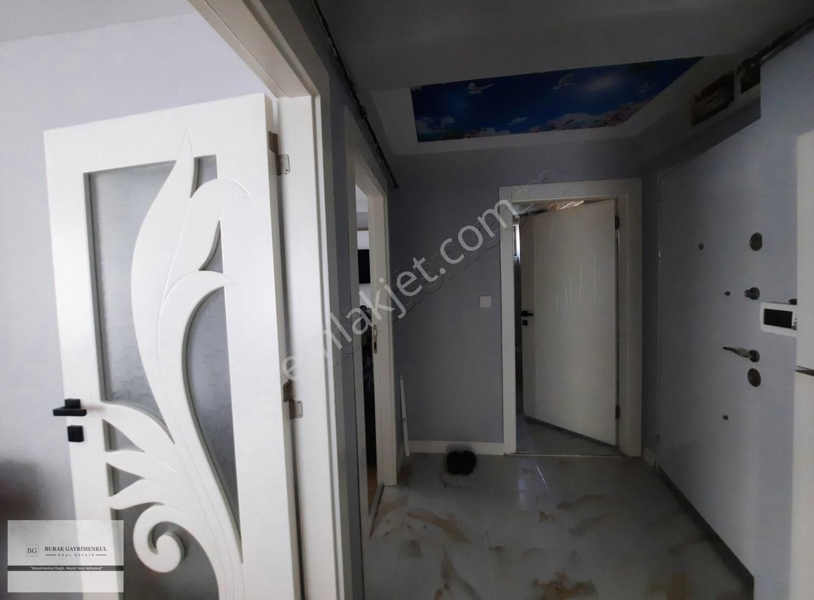 Eşyalı Kiralık Daire Metroya 1 Km Mesafe