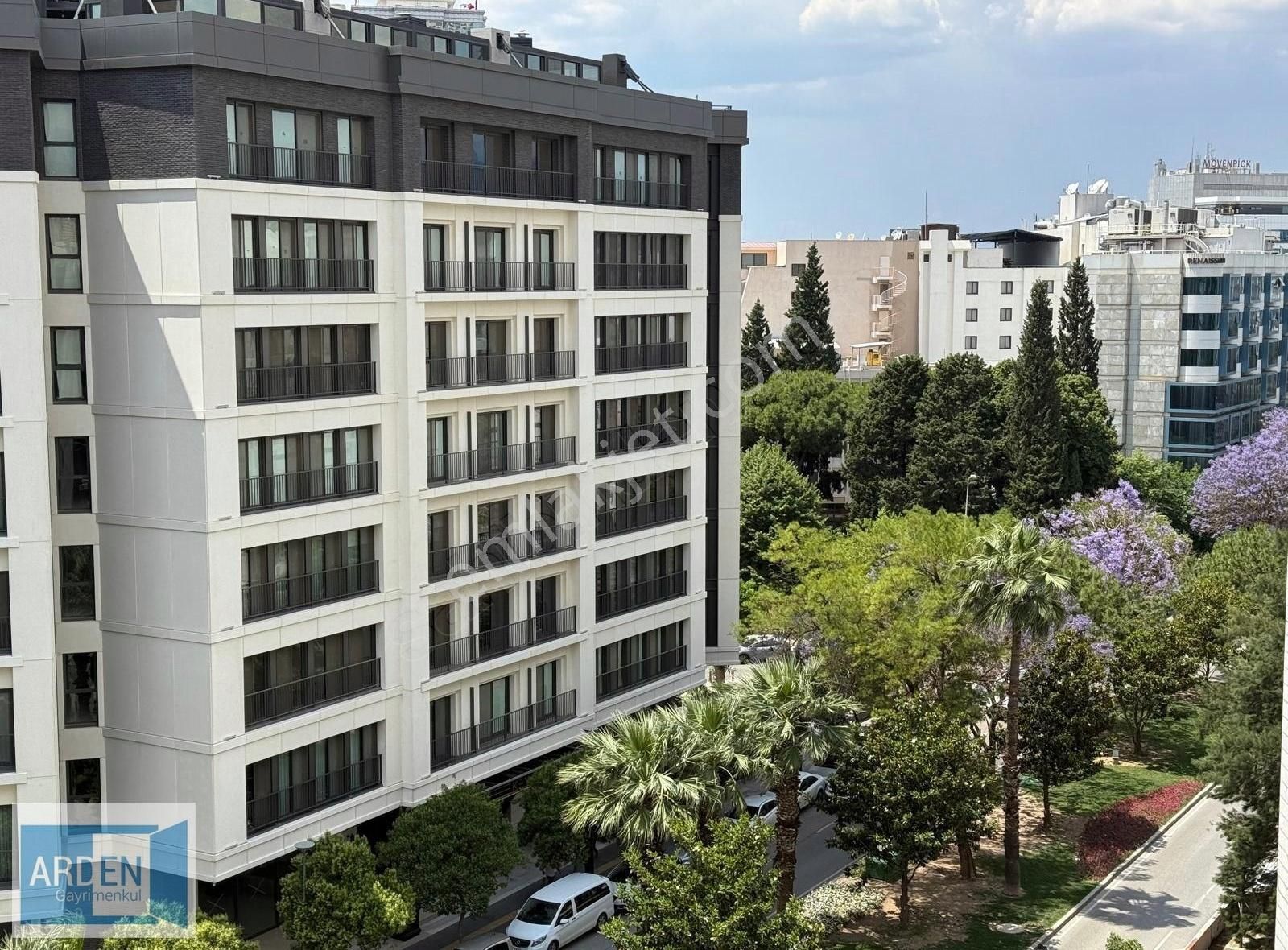 Hilton'un Hemen Yanında Kapalı Mutfaklı 2+1 Kiralık Ofis