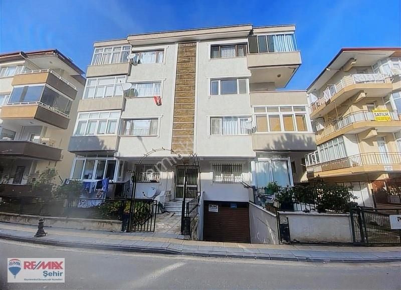 Remax Yalova Dan Rüstempaşa Mahallesinde 3+1 Kiralık Daire