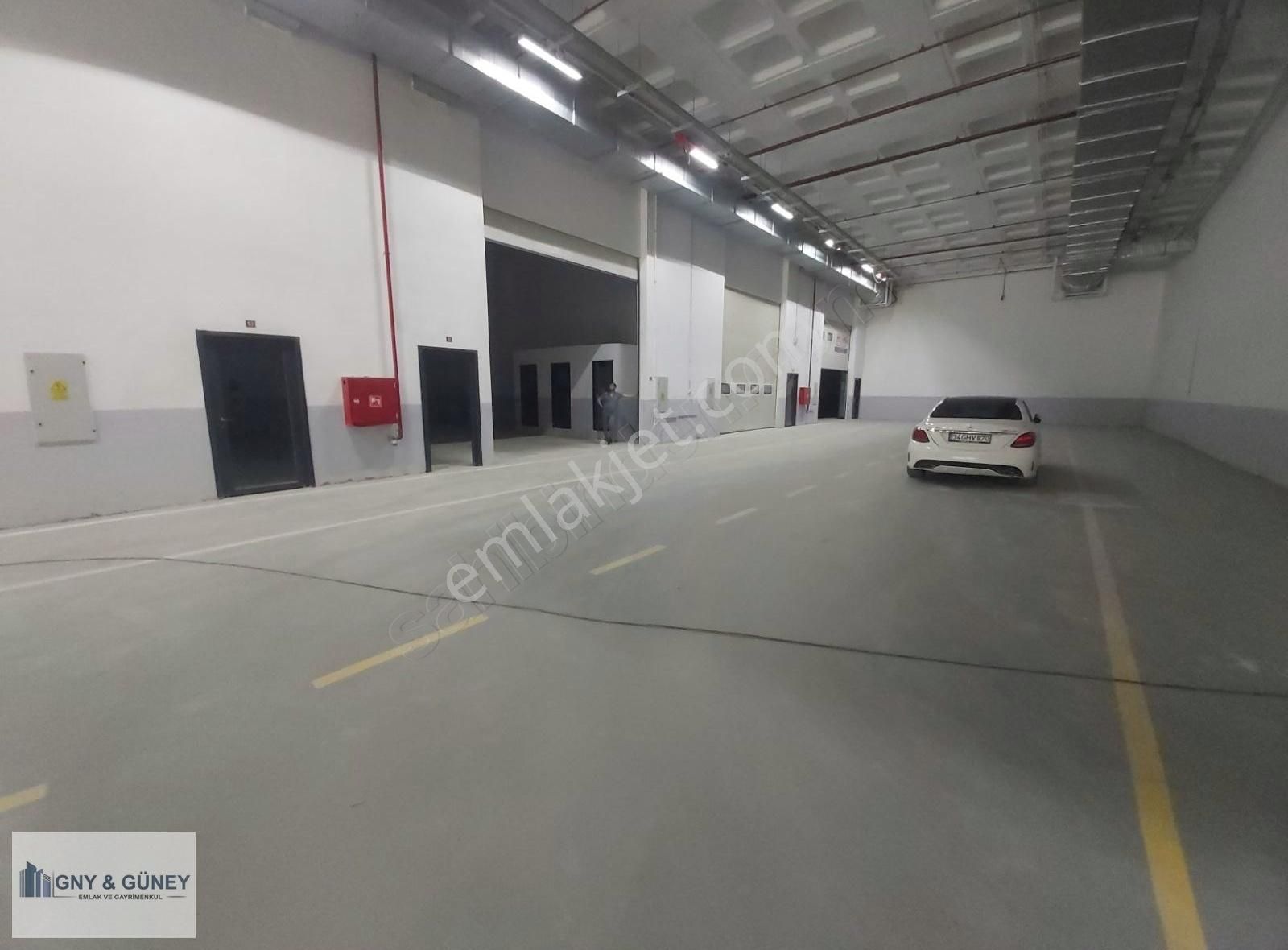 Esenyurt Sağlam Sanayi Sitesinde Depo Veya Fabrikaya Uygun