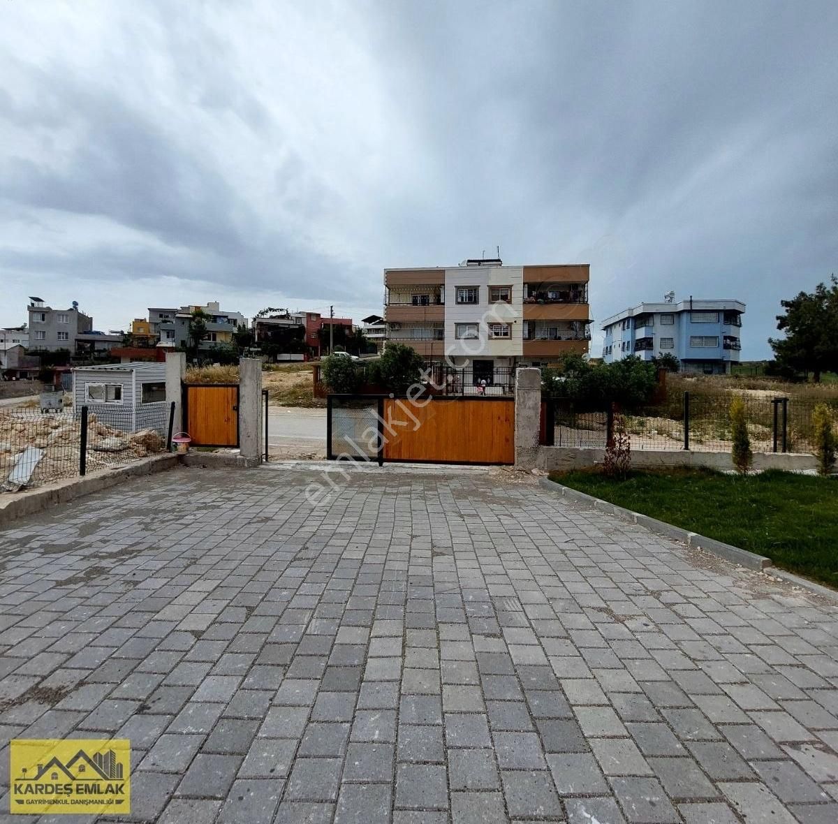 Kardeş Emlak Dan Müstakil Yeni Yapı İskanlı 2+1 Asansörlü
