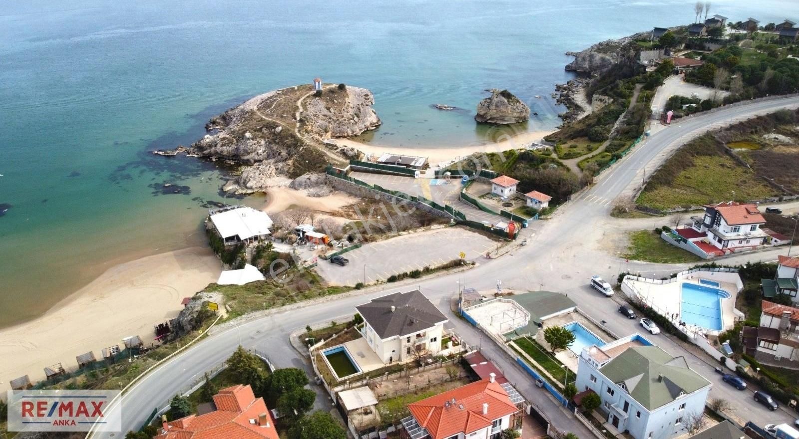 Şile 545m2 Arsa İçerisinde Denize Sıfır 5+1 Satılık Villa
