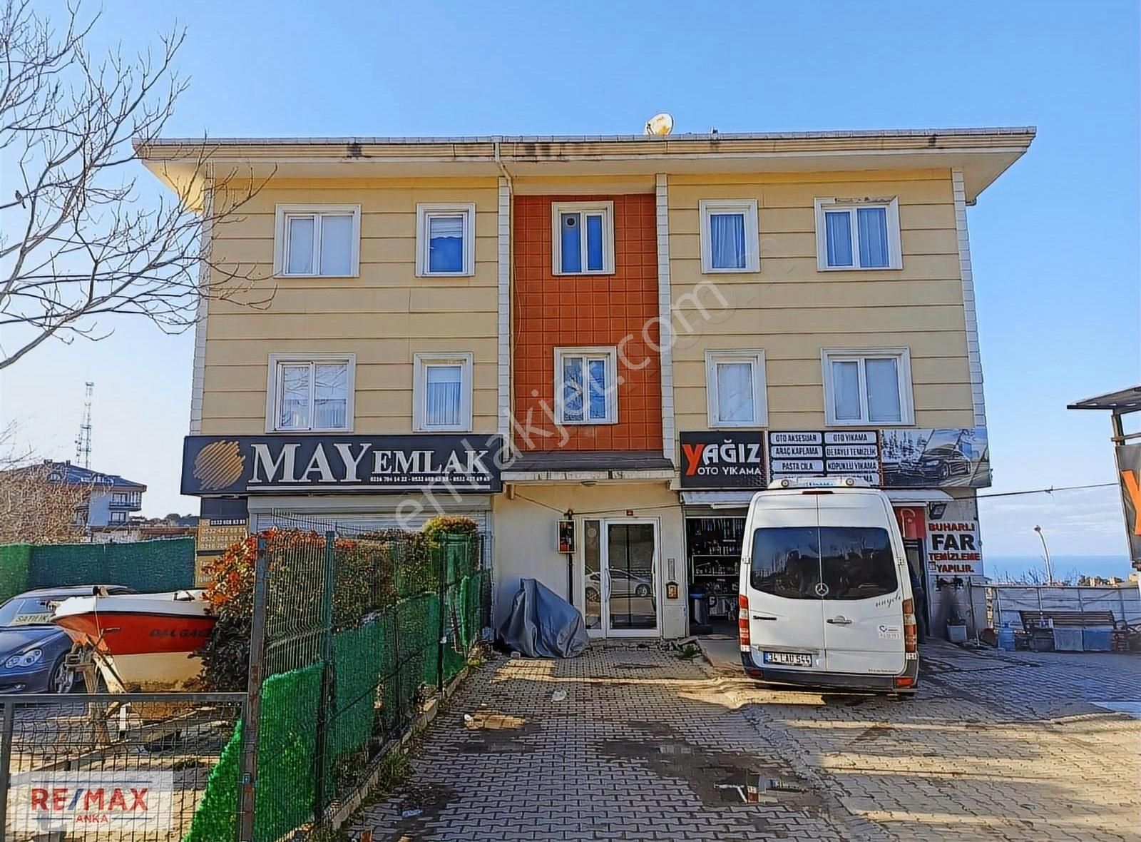 Remax Anka'dan Şile Terminali Karşısı Satılık 100 M2.dükkan