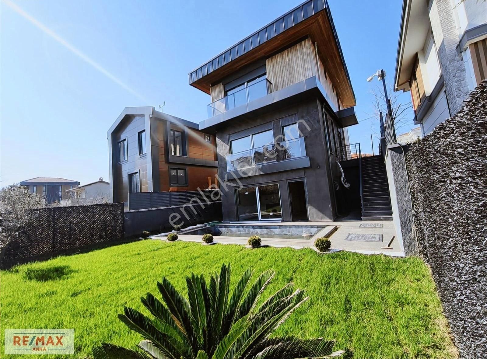 Şile Kumbaba'da Saunalı,hamamlı,havuzlu Satılık 3+2 Villa