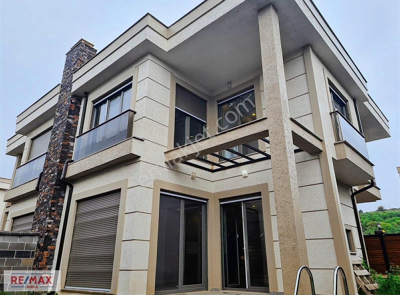 Remax Anka'dan Kendine Ait Havuzlu, Ayrı Girişli Lüks Villa