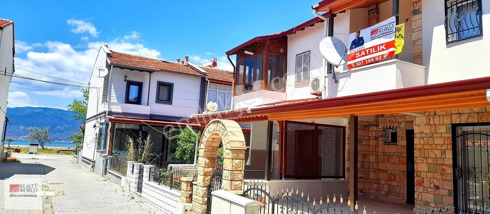 Nefes'ten; İçi/dışı Full Yeni Yapılı Denize 100 M Bahçeli Villa