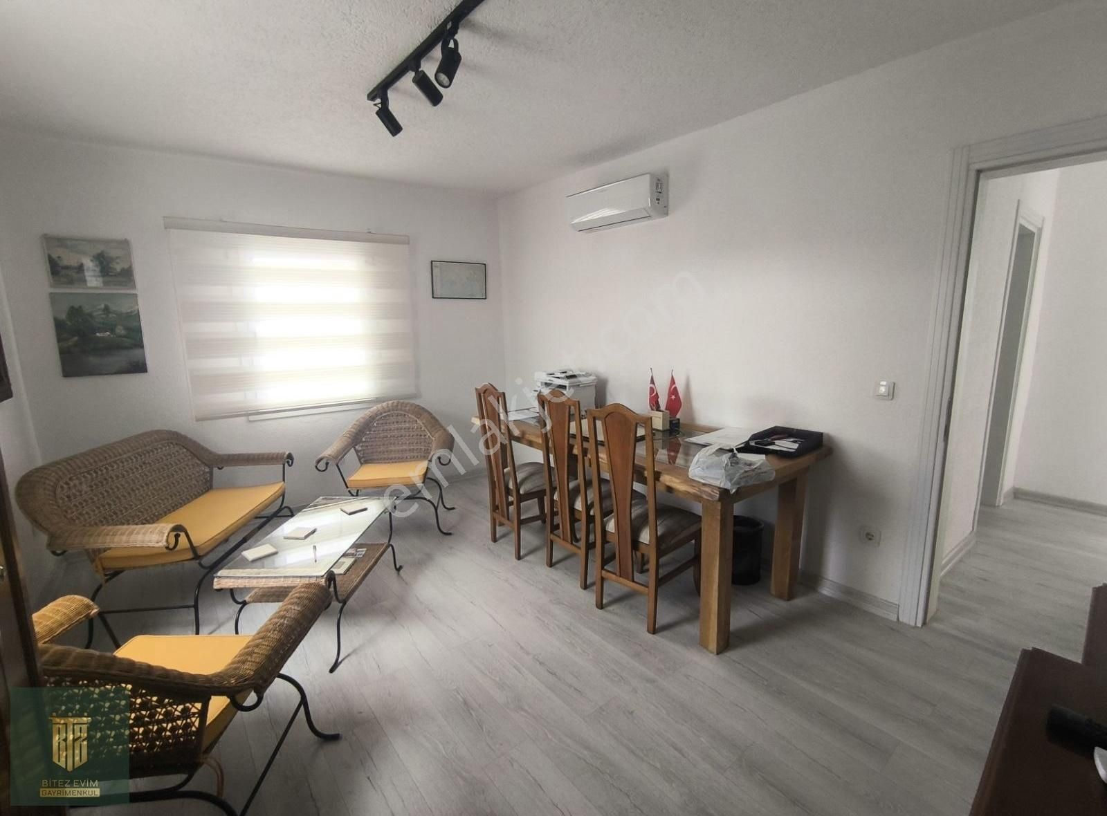 Köyicinde 2 Çalışma Odasi Ve Mutfaktan Oluşan Kiralık Ofis