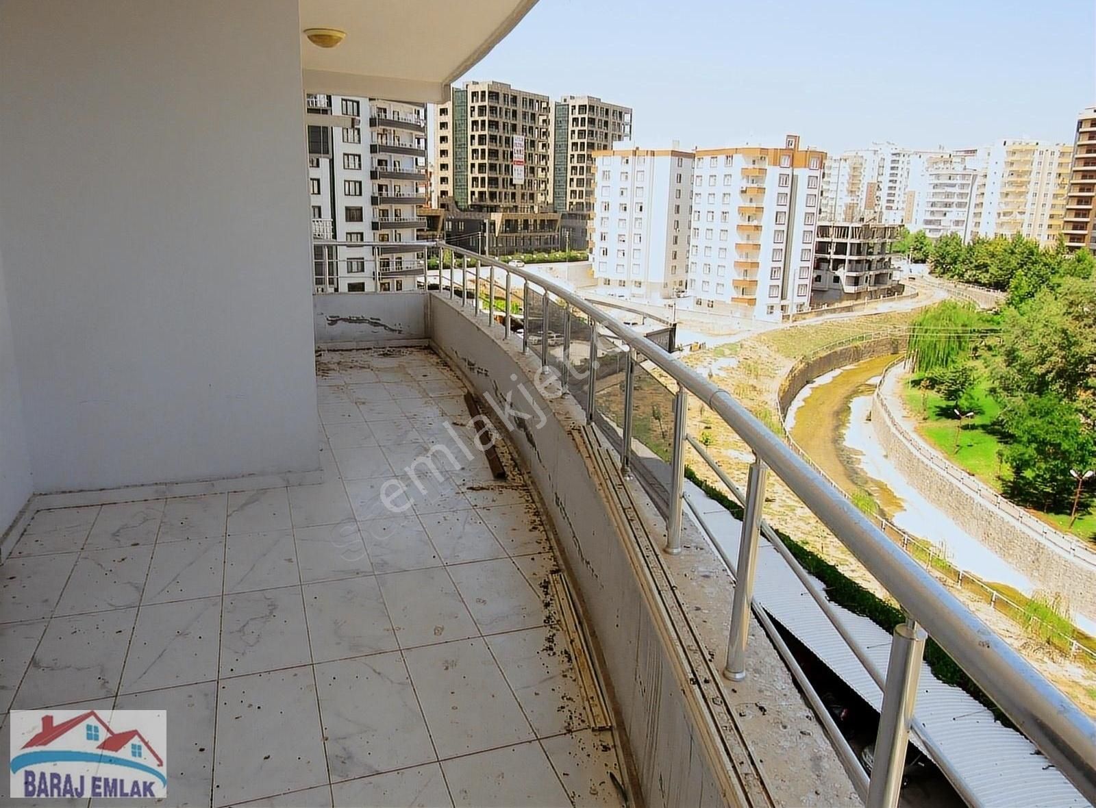 Baraj Emlak Tan Acil Site İçerisinde Daire Satılık Daire