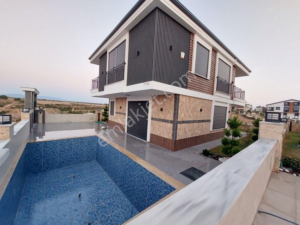 Didim Hisarda 300 M2 Arsa Üzerine Kurulu Satılık Müstakil Villa