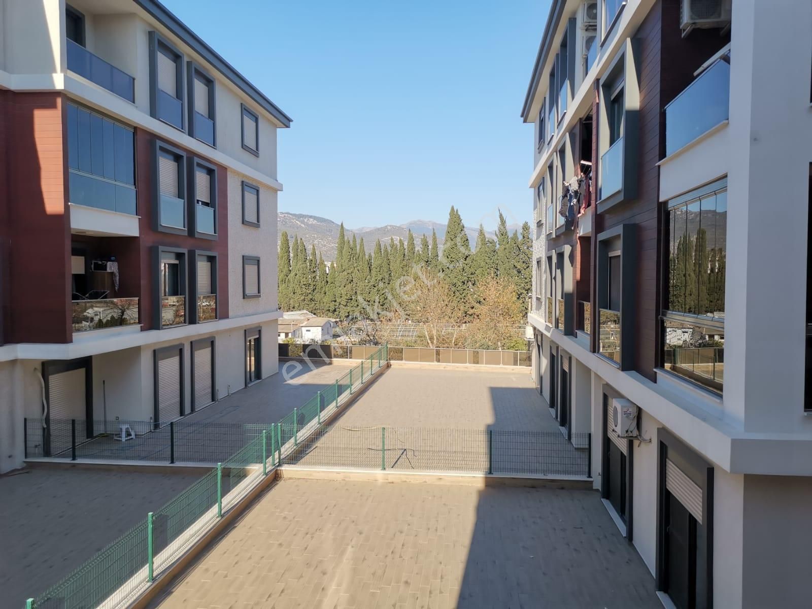 Edremit Cennetayağında Satılık 2+1 Ofis