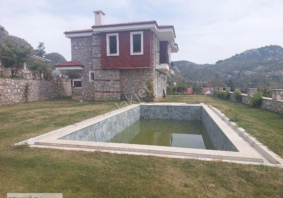 0rhaniye Güneş Emlaktan Havuzlu Villa - Görsel 4