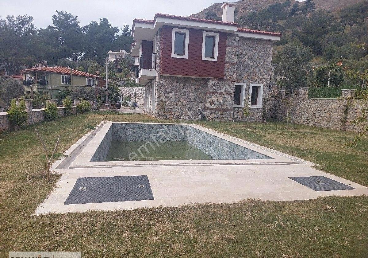 0rhaniye Güneş Emlaktan Havuzlu Villa - Görsel 2