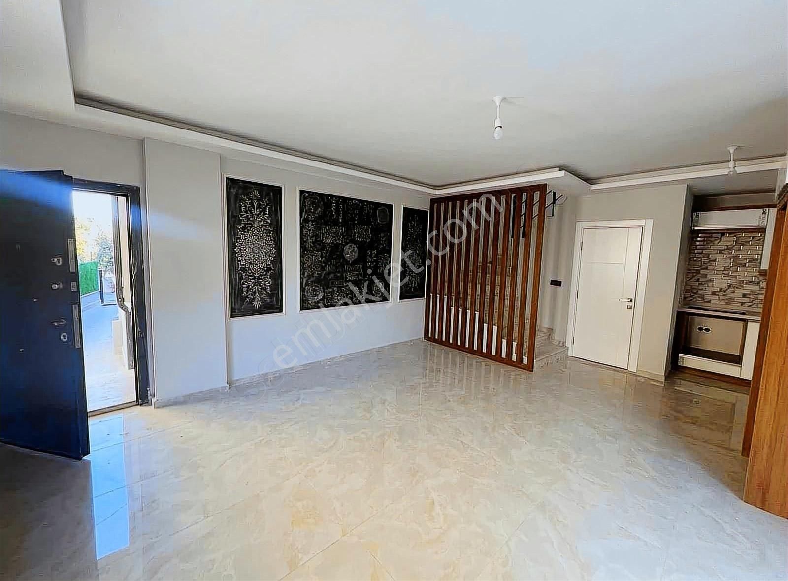 Arka Cephe 3+1 Denize 400 Metre Bahçeli Yazlık